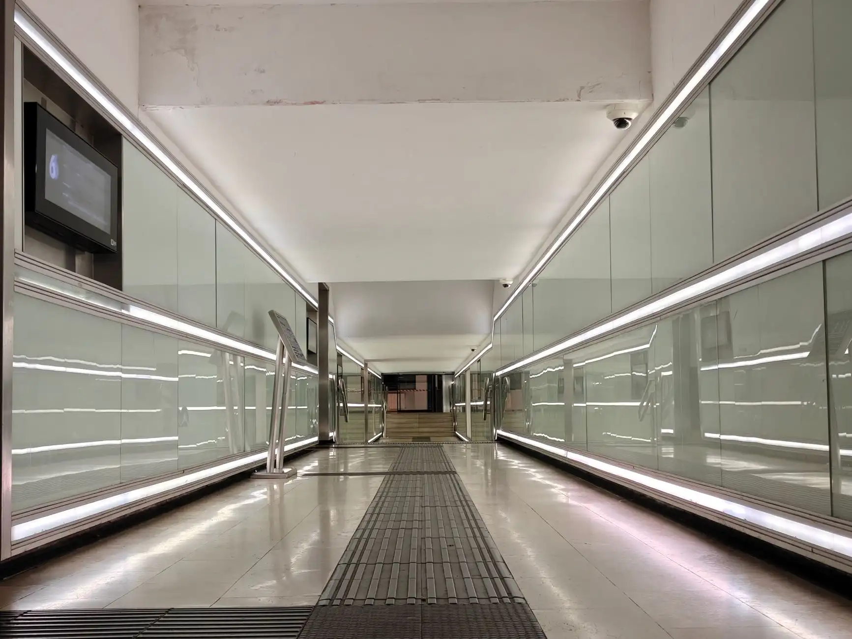 智能音箱与手机配件协同方案：构建家庭影音娱乐新场景