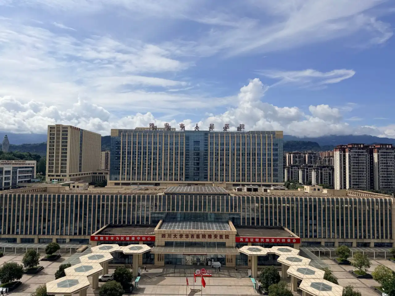 智能音箱与无线耳机如何协同？数码配件搭配及充电设备选型建议