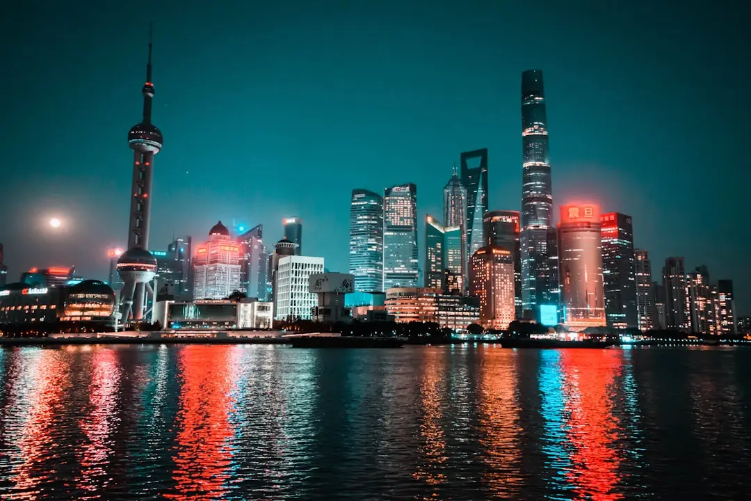 重庆思诺鑫无线耳机与智能音箱核心参数对比分析